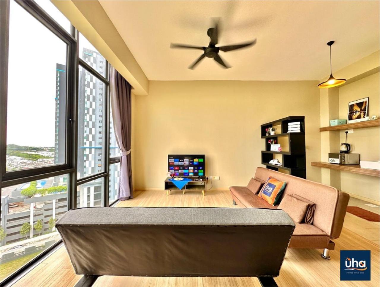 Apartment Cube 8 Teens Taman Mount Austin By Uha *